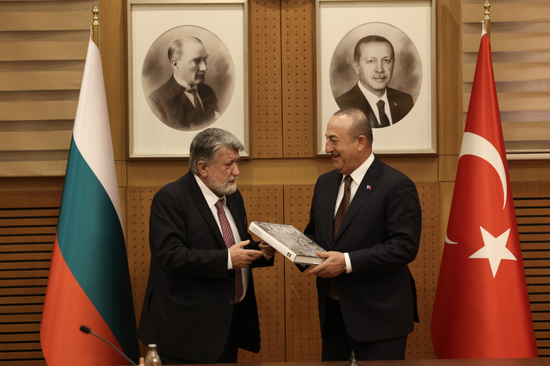 Турция ще построи паметник на убития български граничар Петър Бъчваров, съобщи председателят на Народното събрание Вежди Рашидов