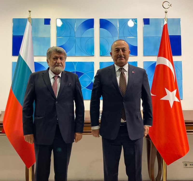 Турция ще построи паметник на убития български граничар Петър Бъчваров, съобщи председателят на Народното събрание Вежди Рашидов