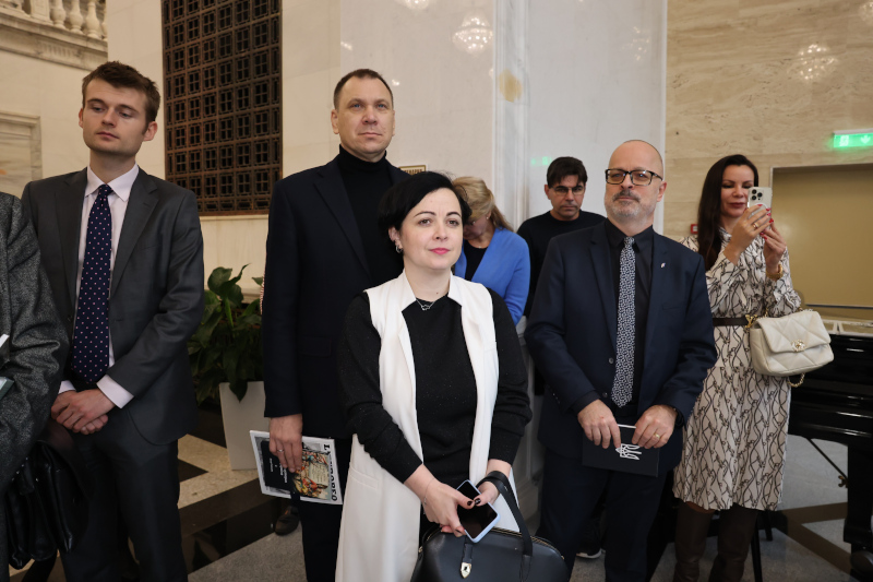 Книгата „Очерци по история на Украйна“ на ген. Ихор Смешко и специално издание на списание „L’Europeo” бяха представени в Народното събрание