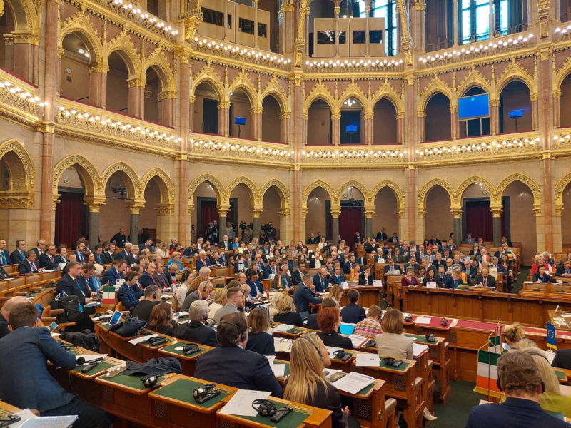 Наталия Киселова: Силата на ЕС е в неговата възможност да се реформира, основавайки се на фундаменталните си ценности - социална справедливост, солидарност и желание за мир в Европа Наталия Киселова: Силата на ЕС е в неговата възможност да се реформира, основавайки се на фундаменталните си ценности - социална справедливост, солидарност и желание за мир в Европа