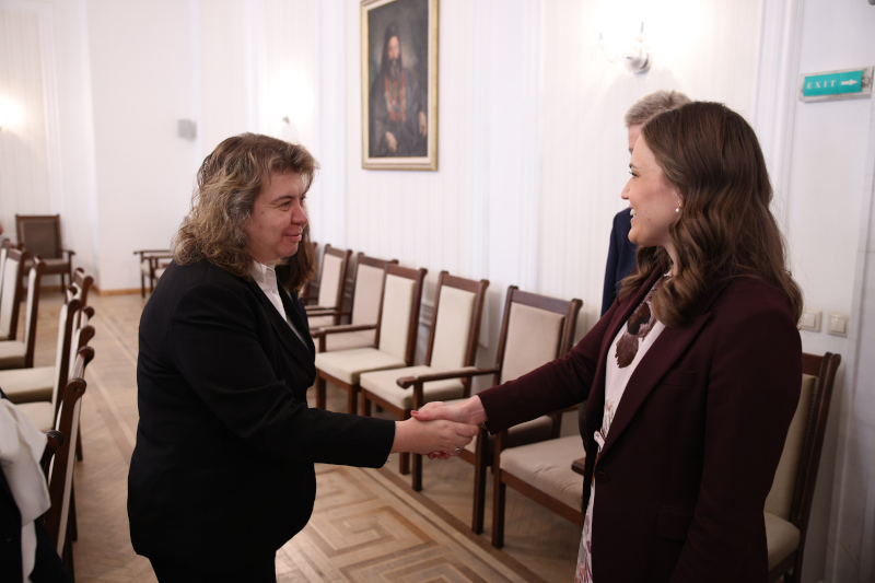 Възможностите за засилване на двустранното сътрудничество между България и Дания и в рамките на ЕС обсъдиха председателят на парламента Наталия Киселова и министърът по европейските въпроси на Дания Мари Биер