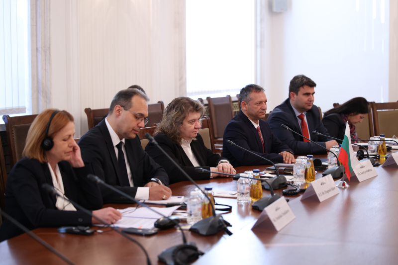 Възможностите за засилване на двустранното сътрудничество между България и Дания и в рамките на ЕС обсъдиха председателят на парламента Наталия Киселова и министърът по европейските въпроси на Дания Мари Биер