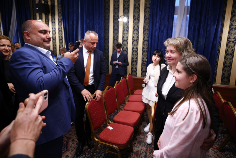 Председателят на Народното събрание Наталия Киселова присъства на церемонията по връчване на наградата „Мъж на годината“