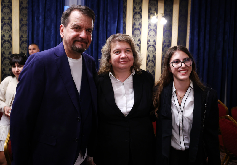 Председателят на Народното събрание Наталия Киселова присъства на церемонията по връчване на наградата „Мъж на годината“