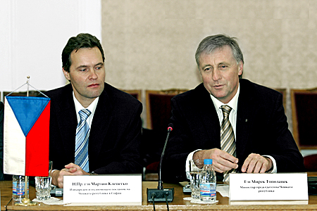 Парламентарното сътрудничество и развитието на икономическите отношения обсъдиха Георги Пирински и премиерът на Чешката република