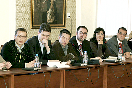 Георги Пирински участва в дискусия на млади политически лидери от Регионалната програма на Българското училище за политика Георги Пирински участва в дискусия на млади политически лидери от Регионалната програма на Българското училище за политика