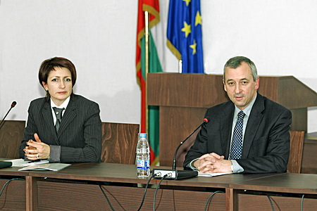 Георги Пирински участва в дискусия на млади политически лидери от Регионалната програма на Българското училище за политика Георги Пирински участва в дискусия на млади политически лидери от Регионалната програма на Българското училище за политика